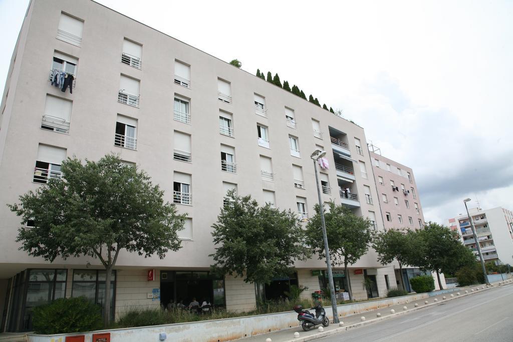 Apartment Dg With Parking Garage سبليت المظهر الخارجي الصورة
